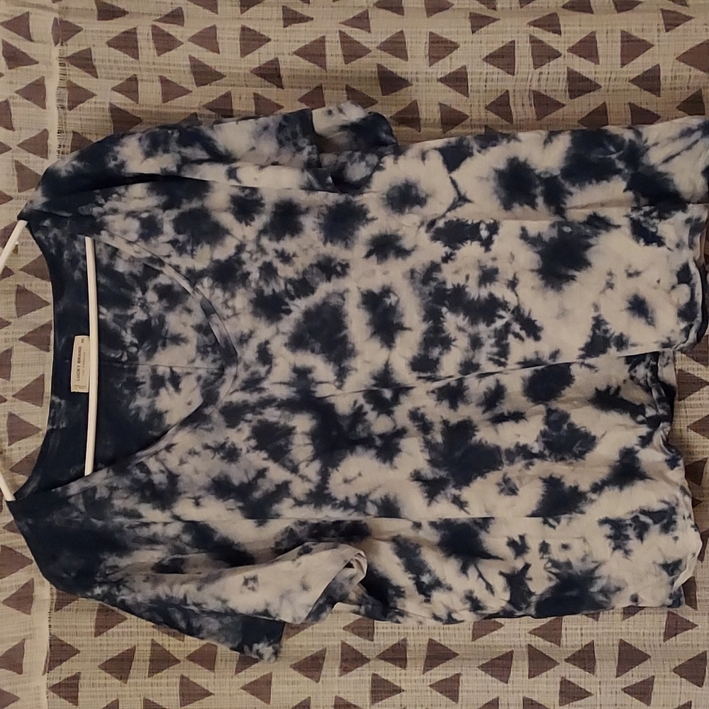 Tie dye v-neck